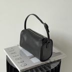 Ester, Elegant 90s-inspired shoulder bag