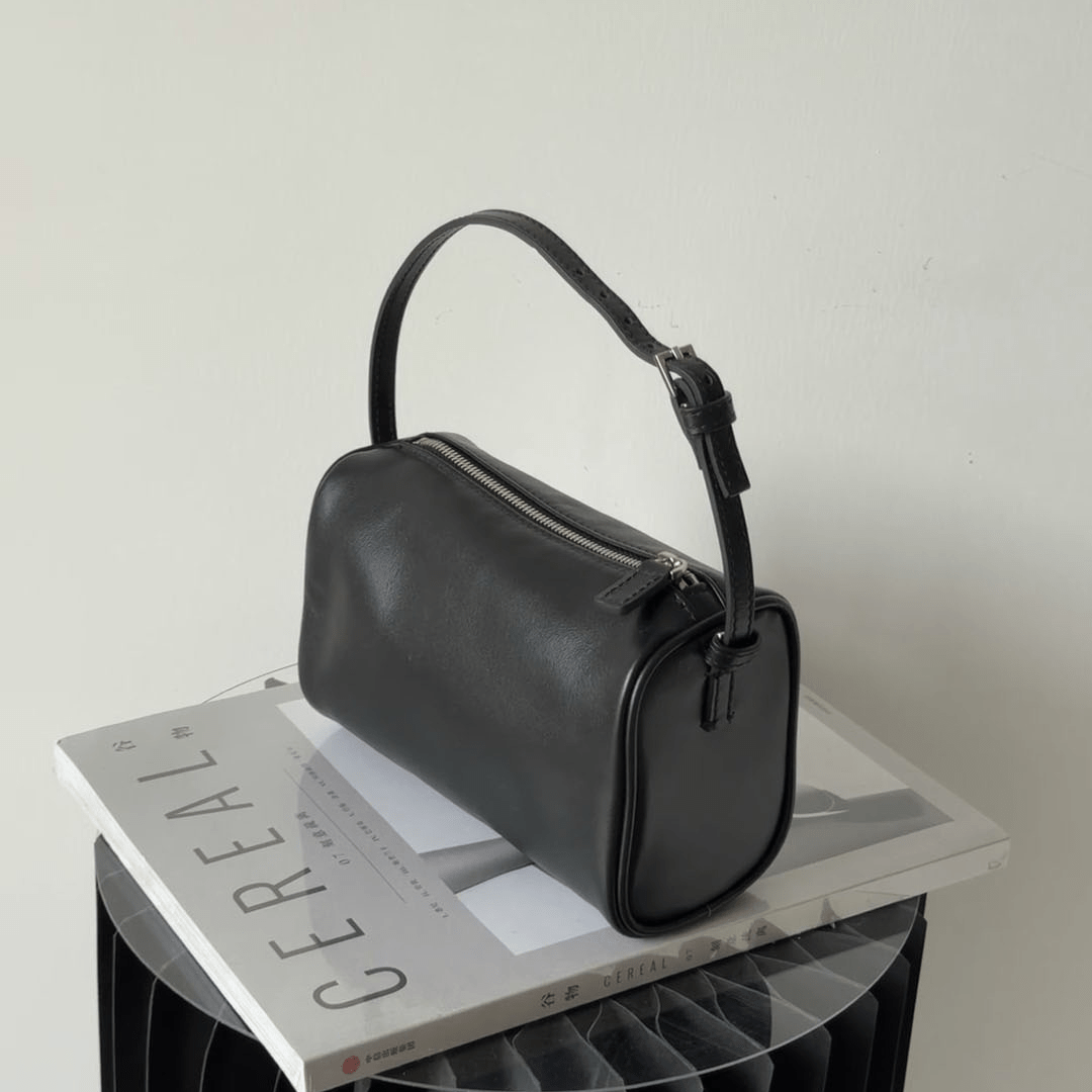 Ester, Elegant 90s-inspired shoulder bag