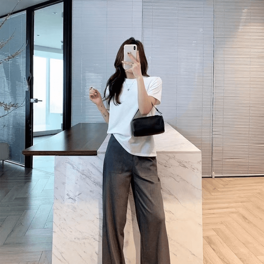 Ester, Elegant 90s-inspired shoulder bag