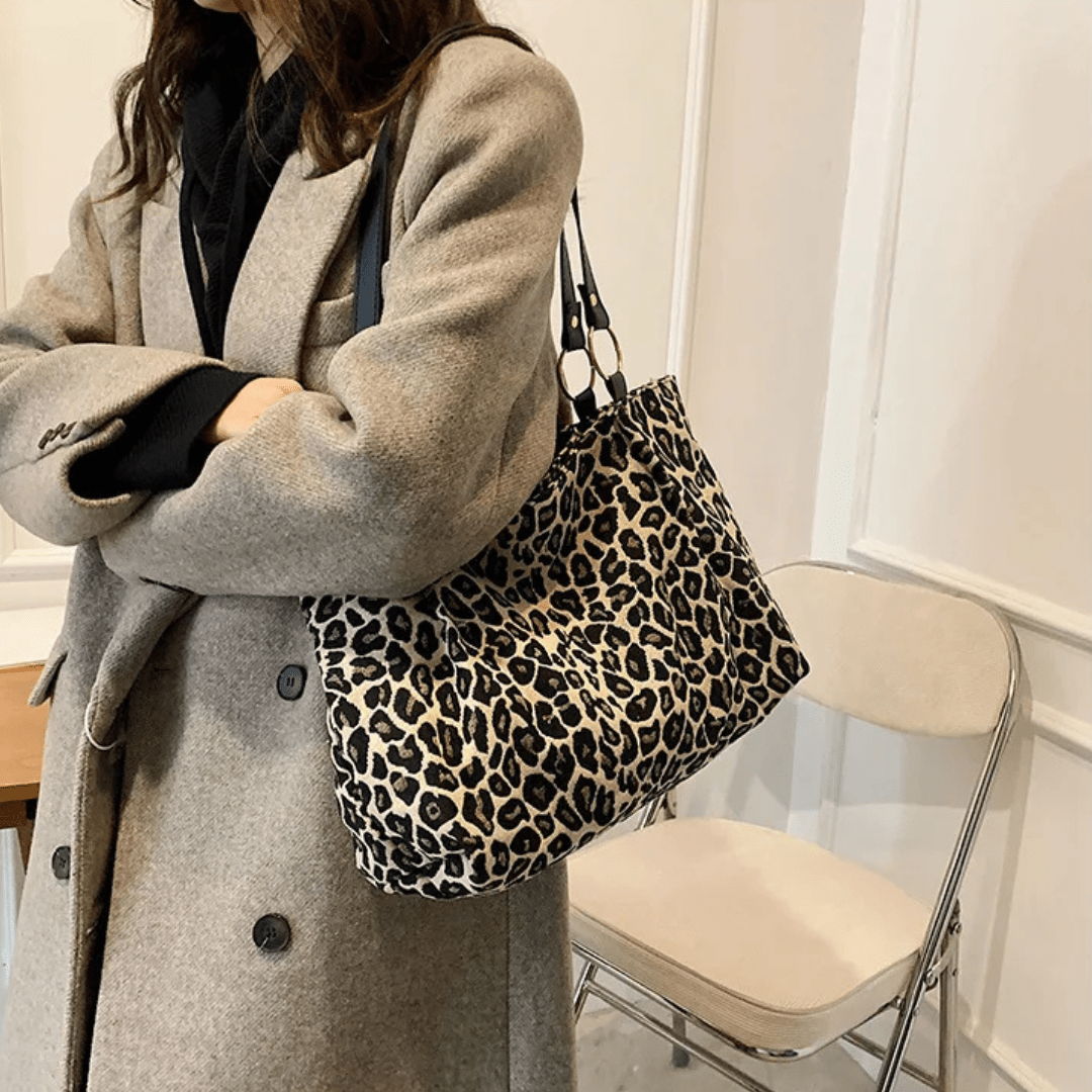 Sia, Tote taske med leopardmønster