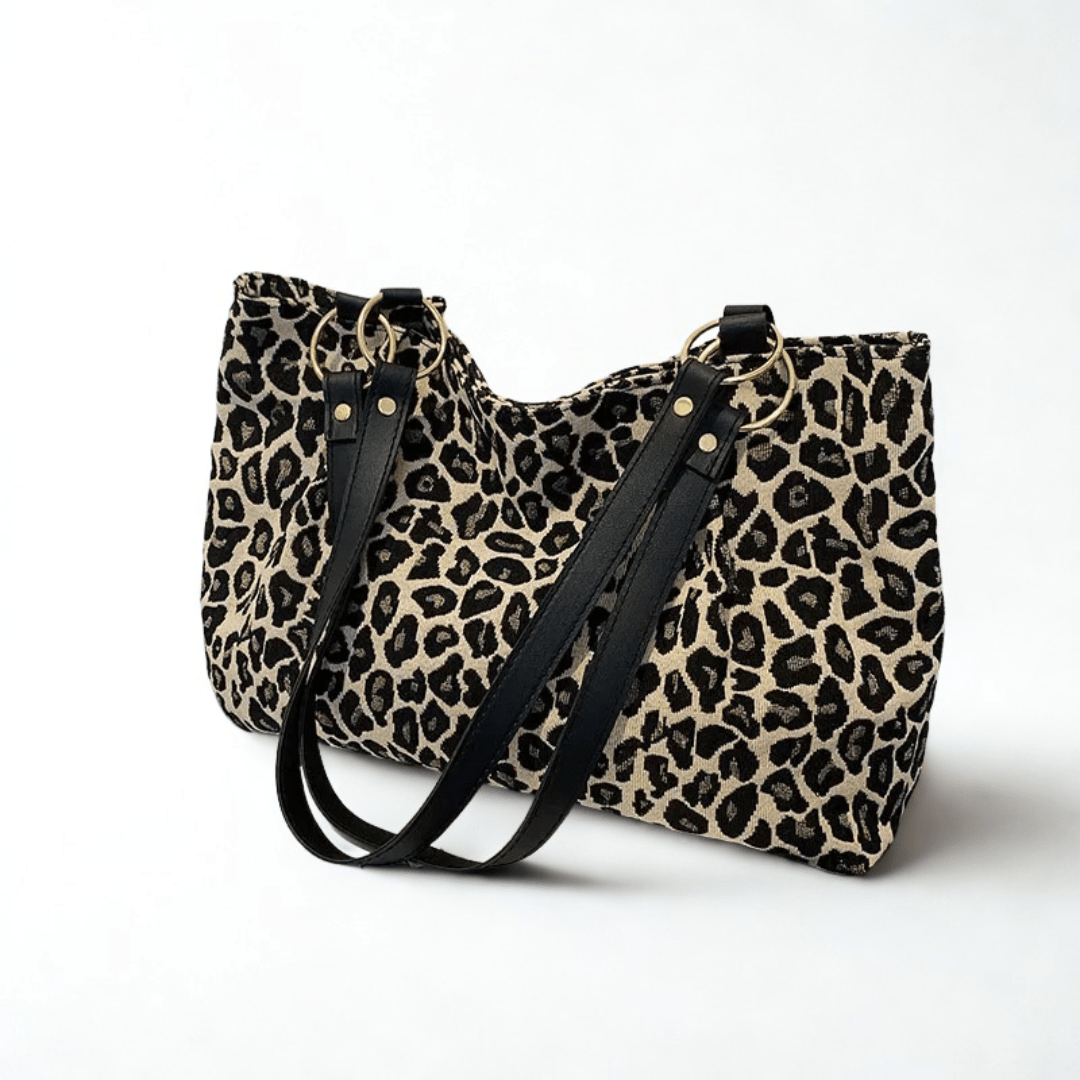 Sia, Tote taske med leopardmønster