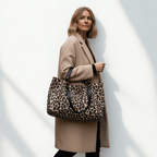 Sia, Tote taske med leopardmønster